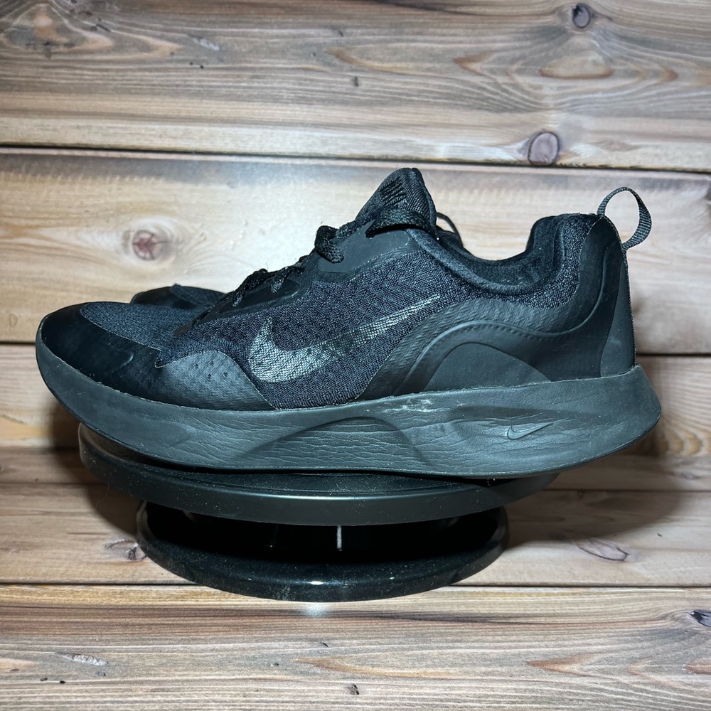 Nike Men's Triple Black Sneakers